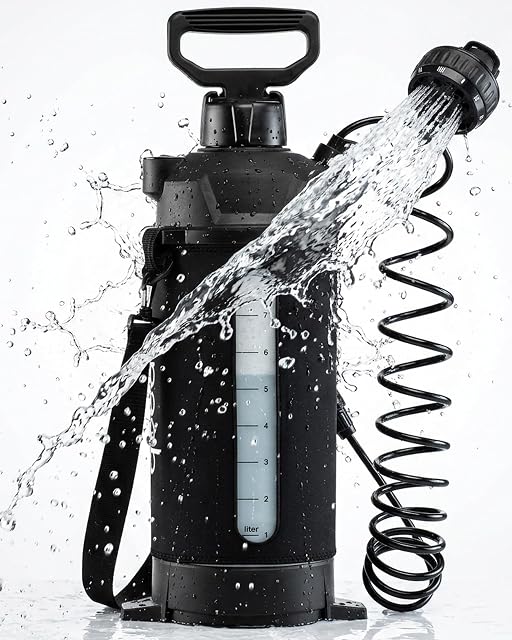qeedo 8 litre hand-pumped camping pressure shower with neoprene insulation and a shower head
